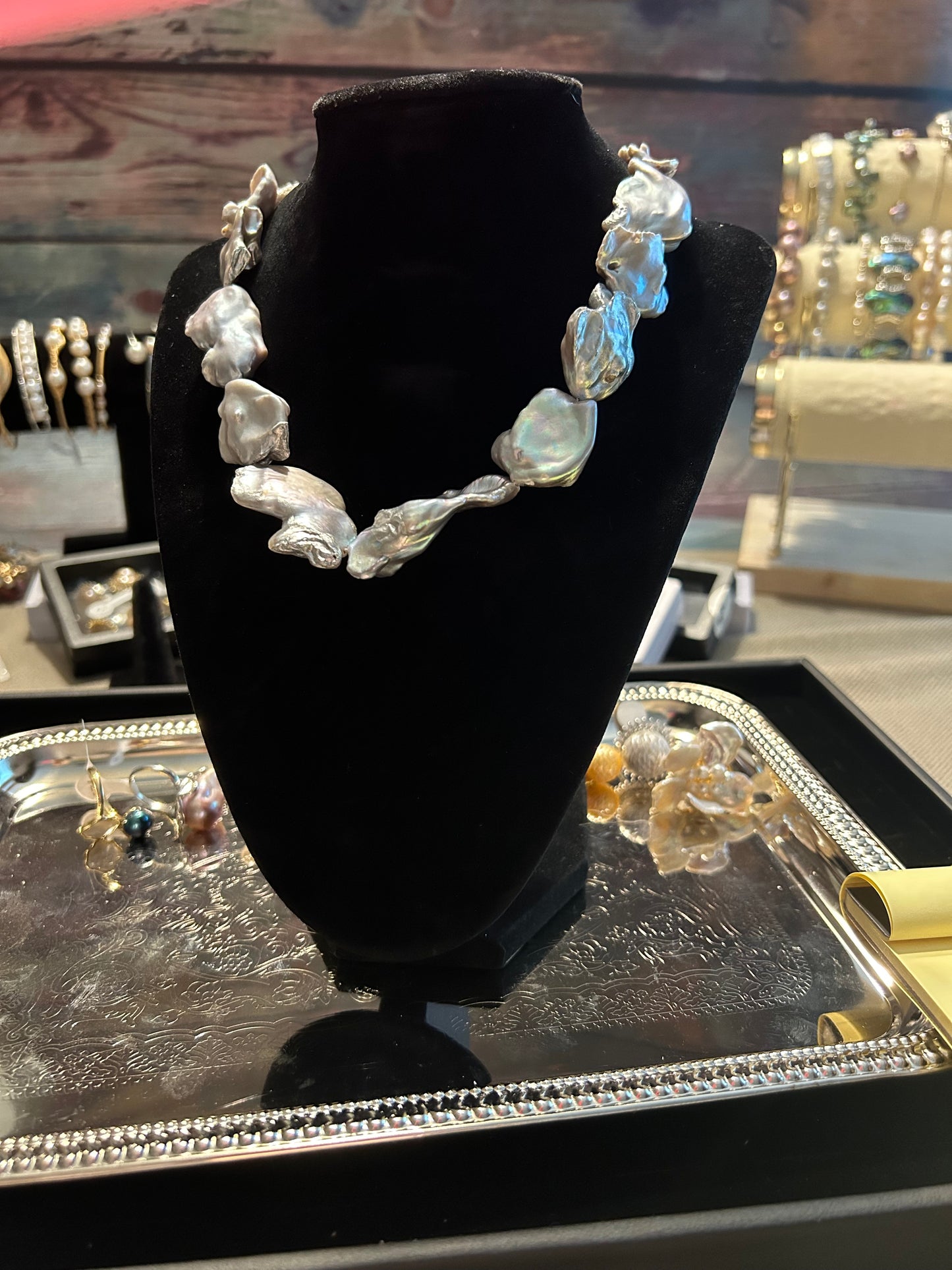 Full silver baroque necklace