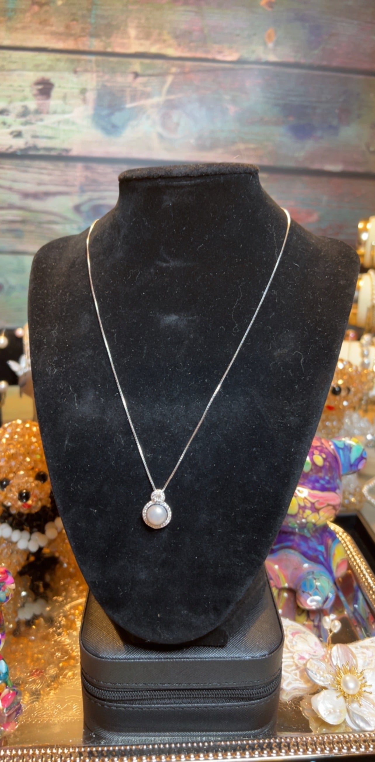 Grey pearl necklace