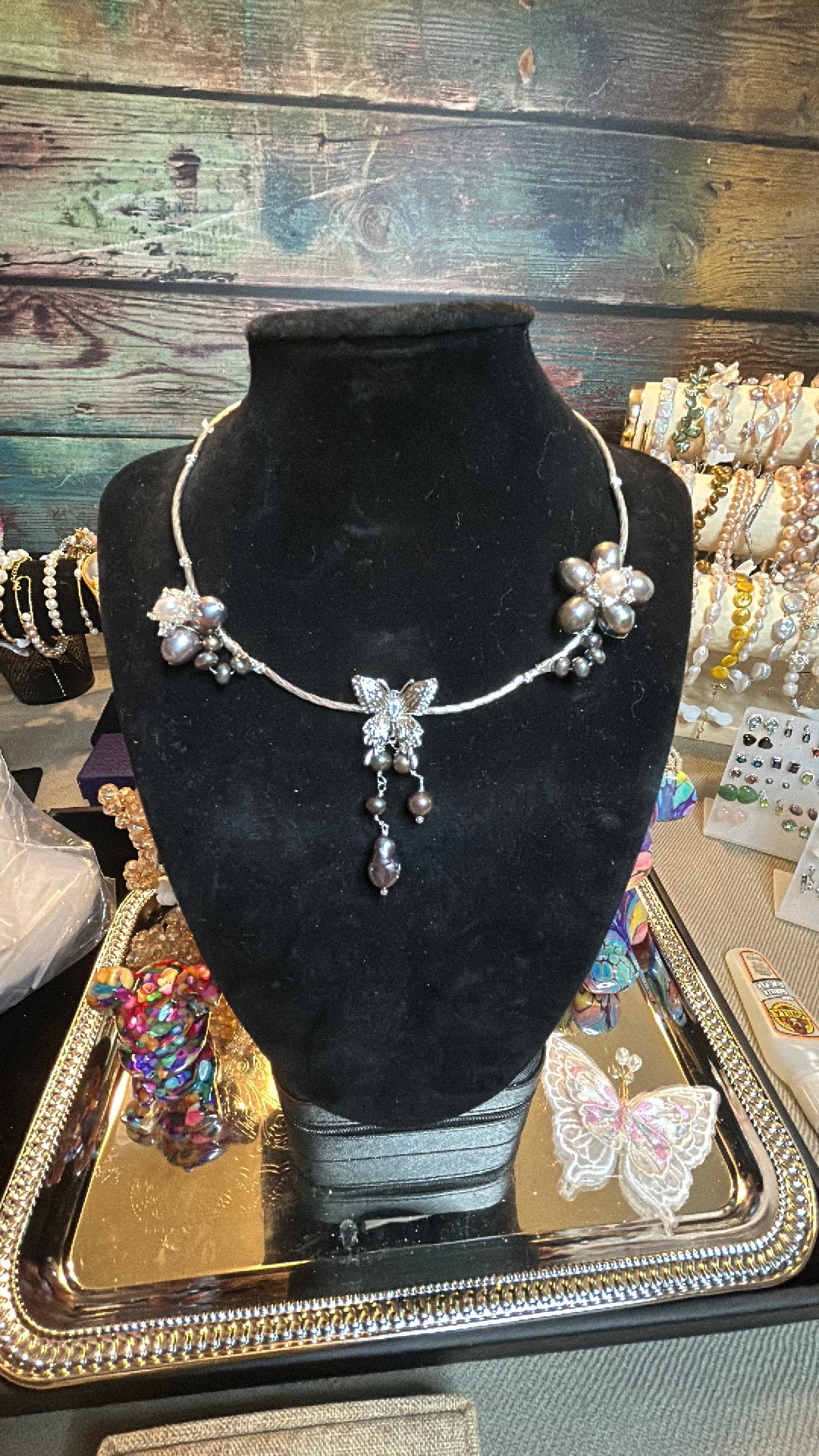 Baroque & butterfly choker