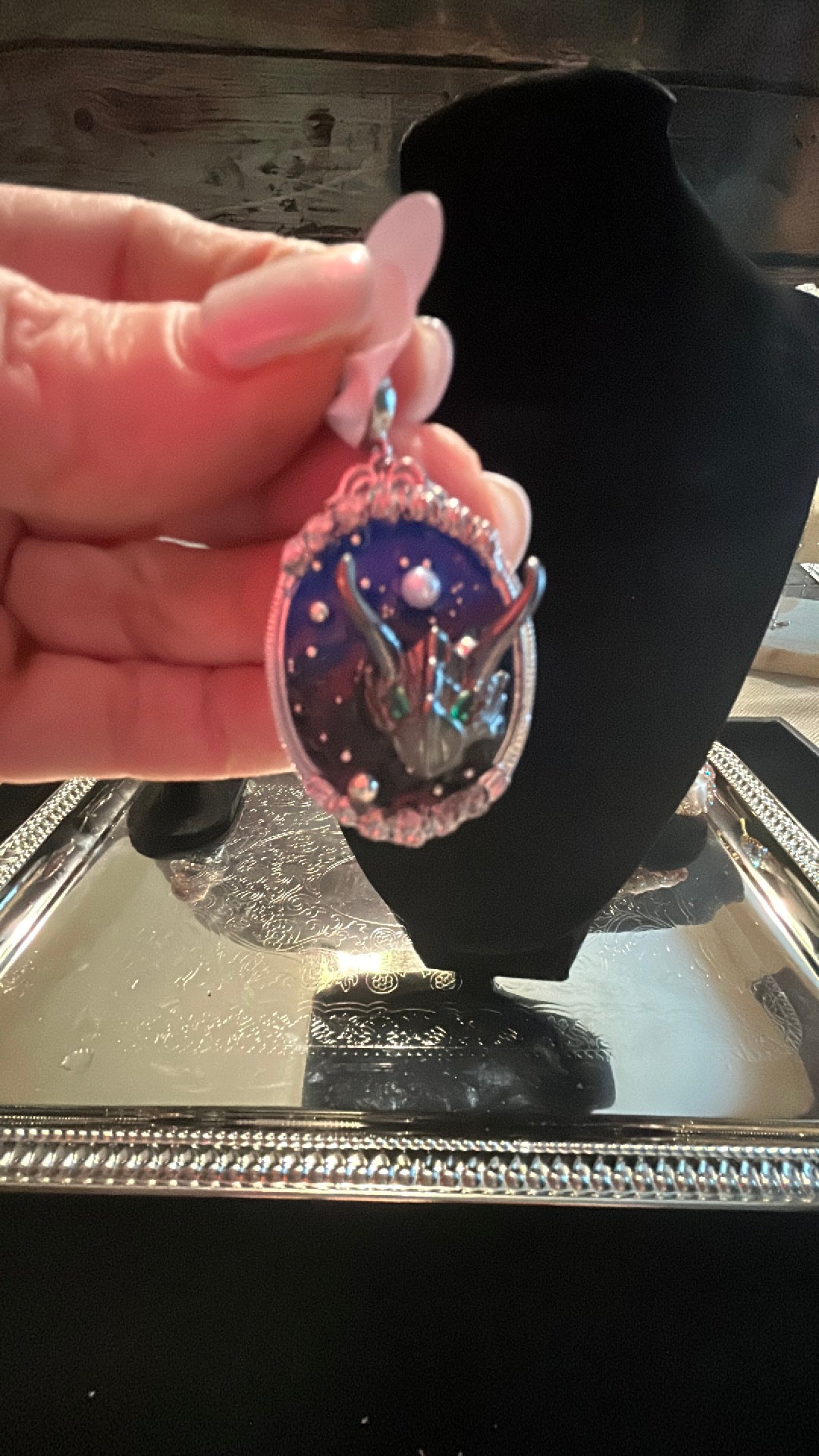 Pearl scene pendant