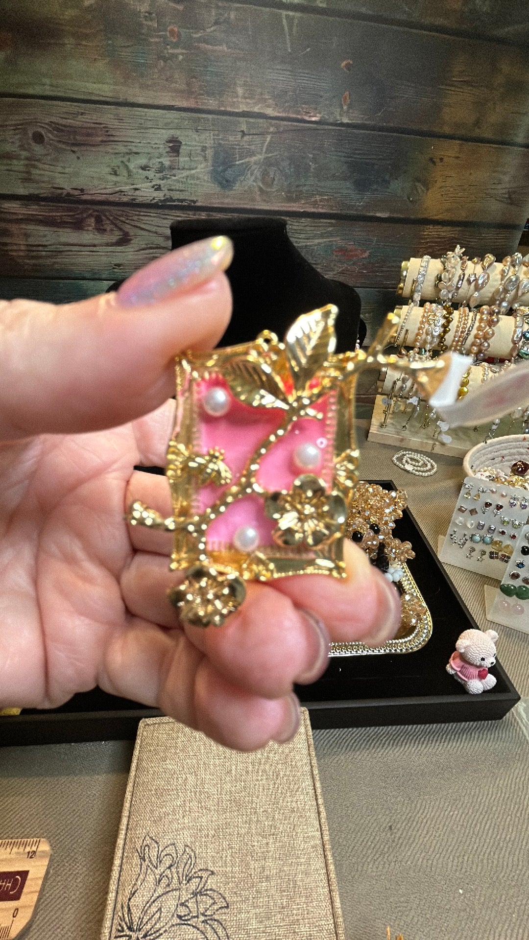 Unique freshwater pearl pendant