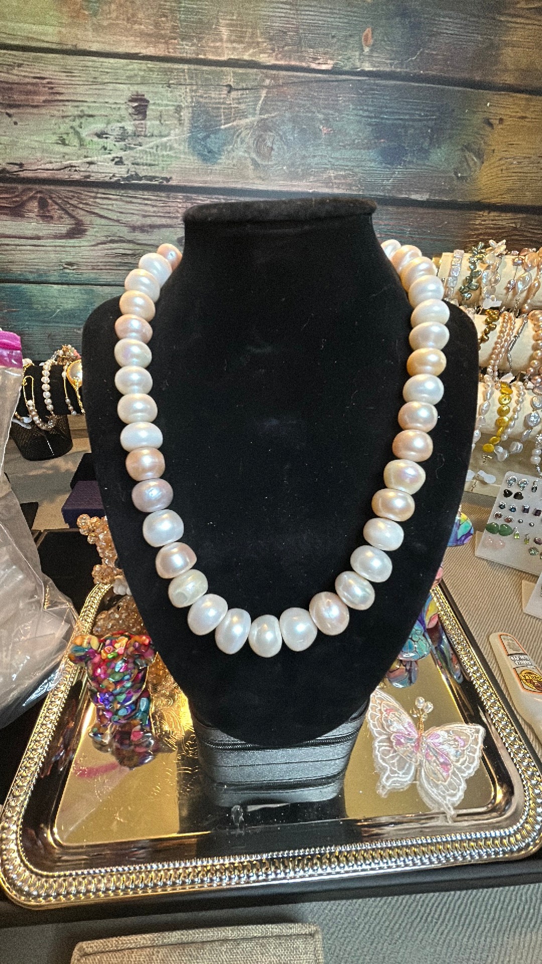 Gorgeous champagne & white baroque necklace