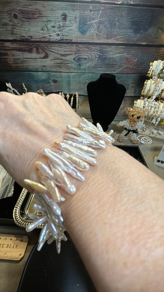Gorgeous Kashi or stick baroque bracelet
