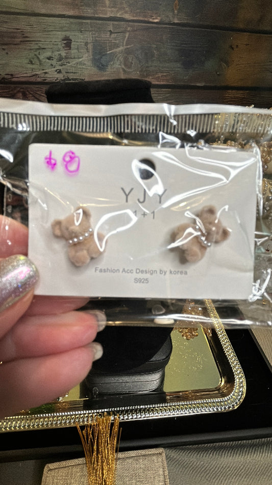 Light brown teddy bear stud earrings