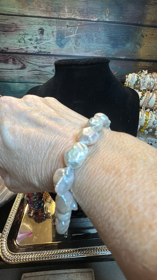 Perfect white baby baroque bracelet