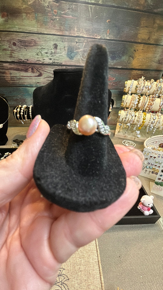 Peach colored freshwater pearl ring