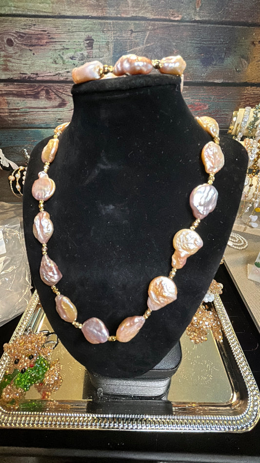 Gorgeous lavender baroque set of bracelet & necklace