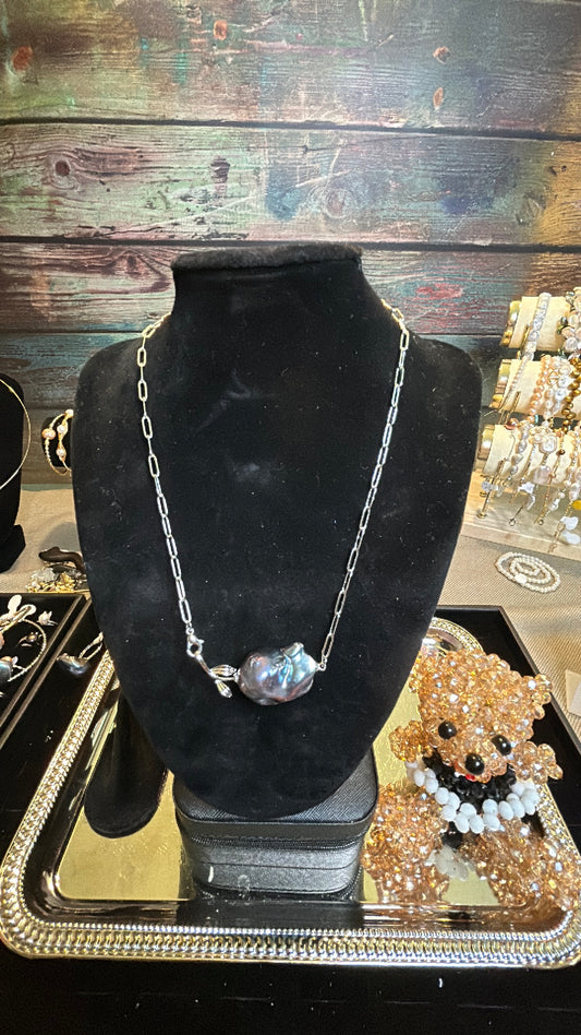 Rose rare blue baroque necklace