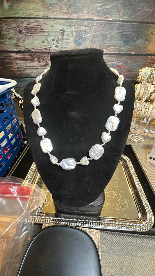 Hearts & squares white baroque necklace