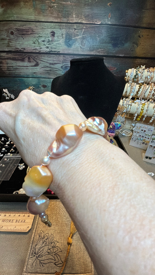 Pink & champagne baroque bracelet