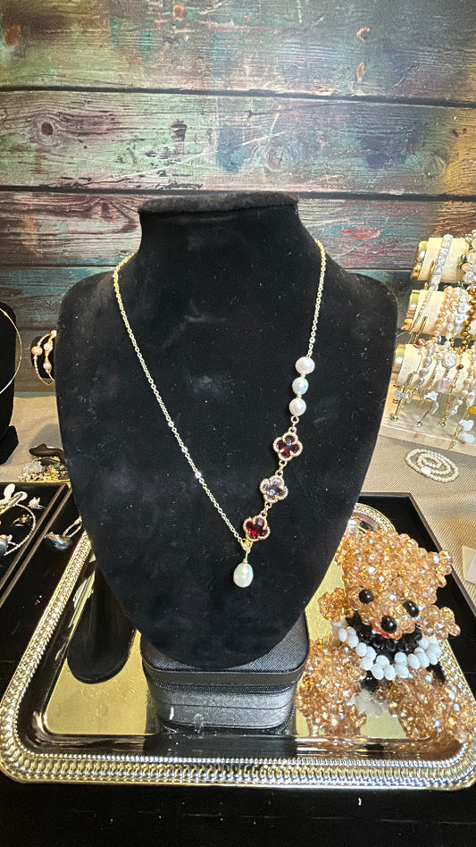 Pearl & garnet necklace