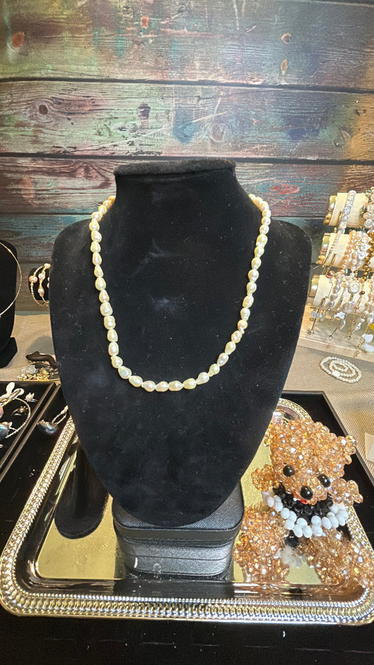Ivory colored freshwater pearl necklace