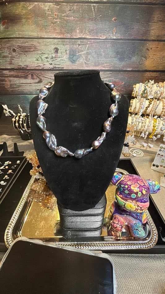 Gorgeous blue full baroque necklace
