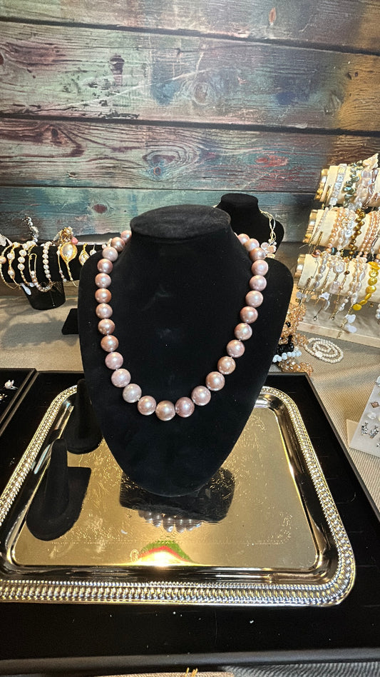 Rose colored graduated Edison pearl necklace