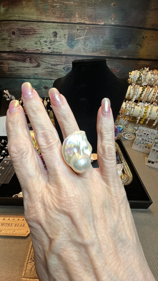Giant baroque adjustable ring