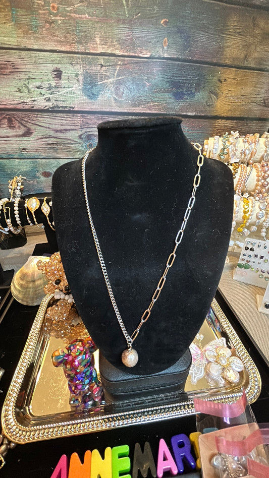 Gorgeous champagne dragon scale pearl on half & half chain