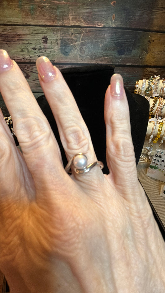 Grey freshwater pearl adjustable ring