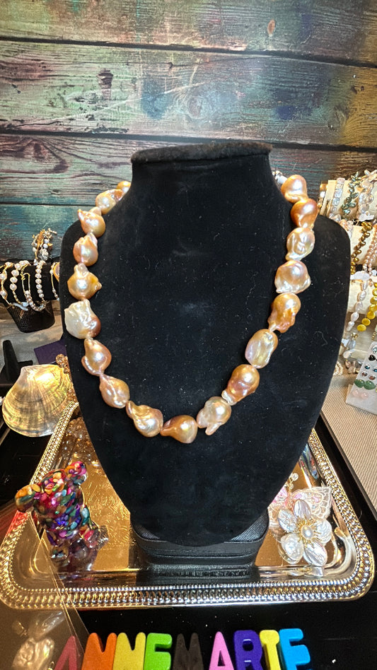 Full champagne baroque necklace