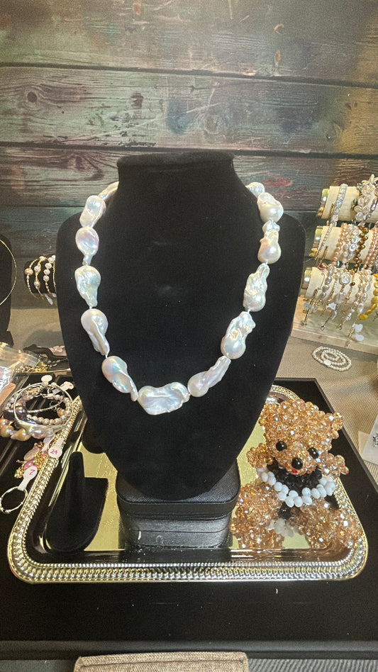 Long white full baroque necklace